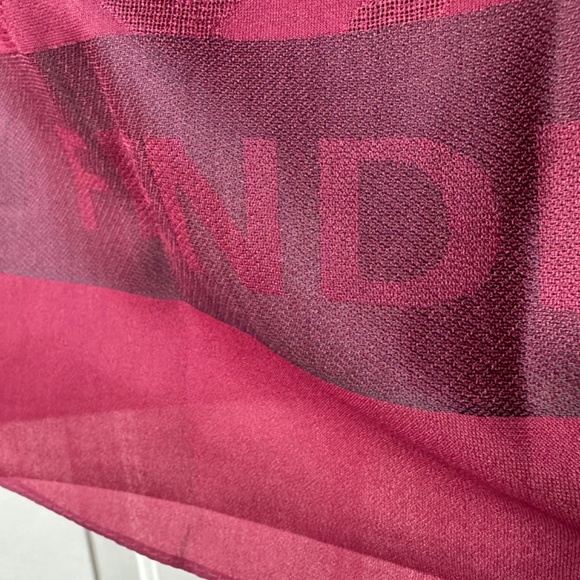 New with tag designer women's Scarf. - Picture 12 of 14